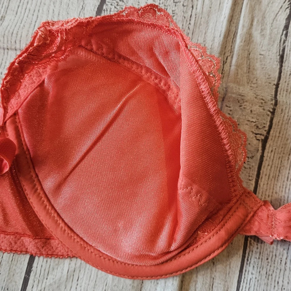 Victoria’s Secret Gold Label Vintage Size 34B Bra Coral Lace Underwire Lined USA - Picture 4 of 6